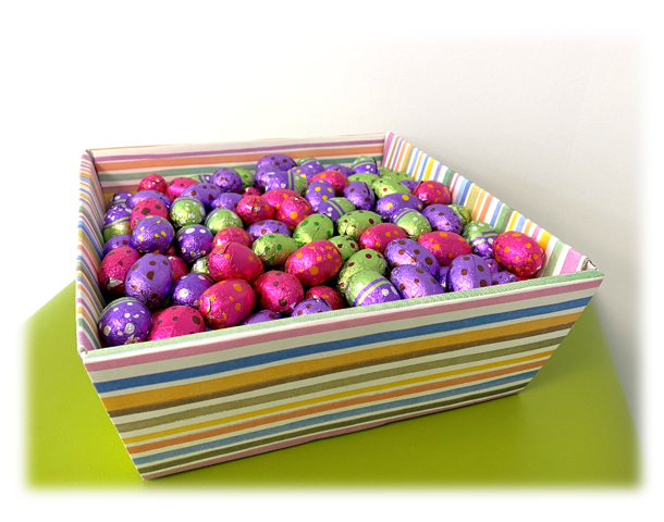 paasmand met paaseitjes